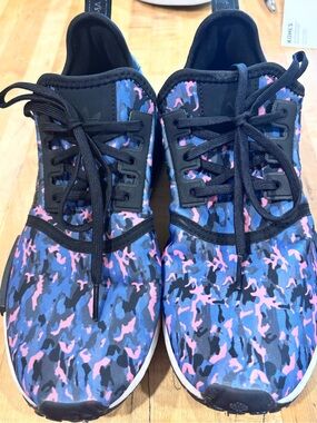 Adidas NMD_R1 shoes size 7 pink,blue,black camo